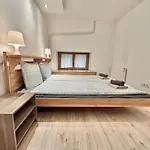 R8 Free Parking For One Car Apartamento
