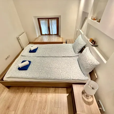 R8 Free Parking For One Car Apartmán *